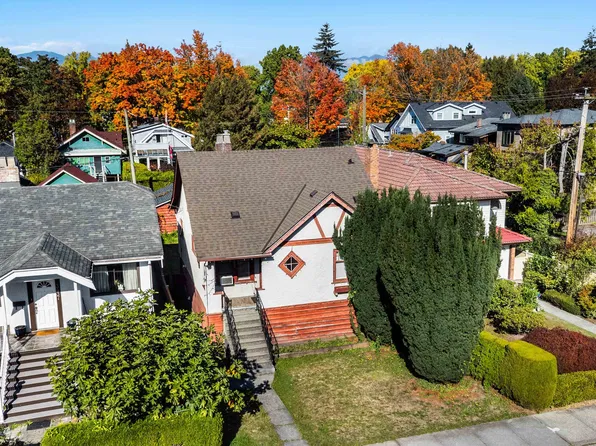 3433 W 12th Ave, Vancouver, BC V6R 2N2