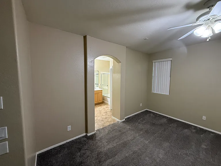 7711 S 68th Dr — Photo 23