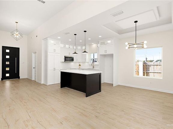 5th image of 3103 E La Cienega Dr