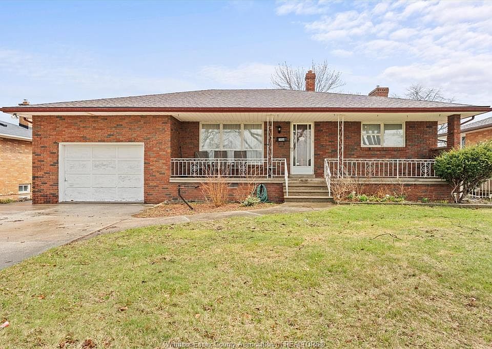 1st image of 1464 Roxborough Blvd