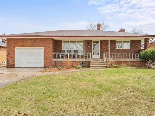 1464 Roxborough Blvd, Windsor, ON N9B 3H3