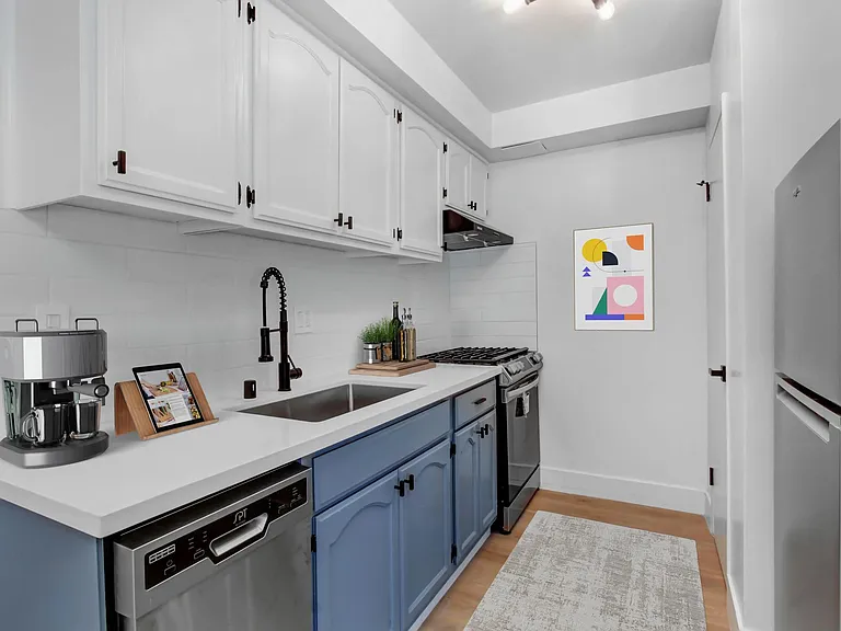 1300 W Olive Ave #C-B — Photo 1