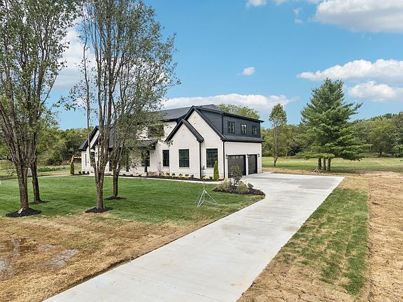 4th image of 8297 Twelve Corners Rd