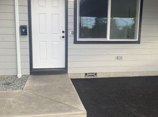 1316 NE 7th St #B, Grants Pass, OR 97526