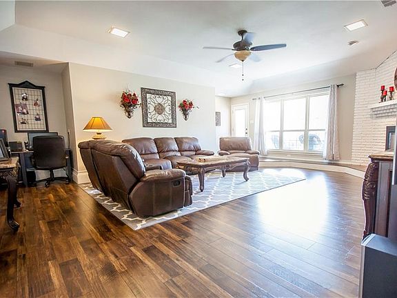 5th image of 4813 Lake Side Cir