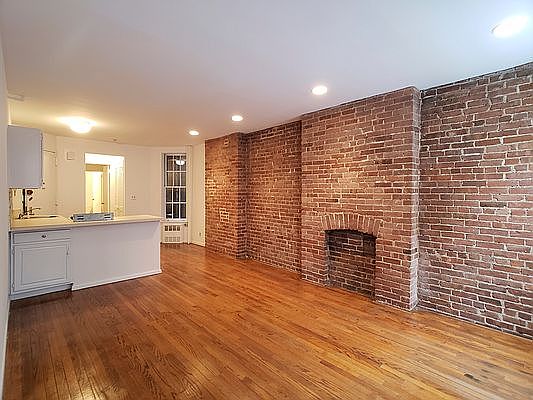 3rd image of 314 E 82nd St APT 3FW