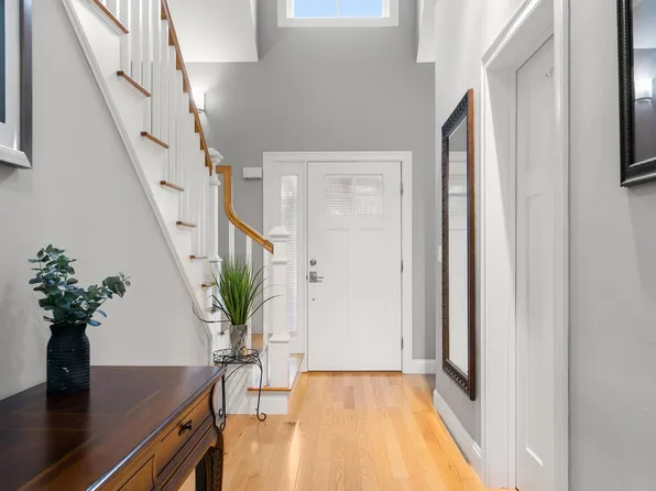 16 Red Barn Drive, Dover, NH 03820