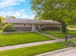 220 Cambridge Dr, Normal, IL 61761