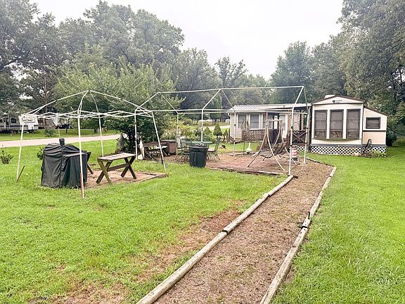 2nd image of 9/130 Woodhaven Dr E