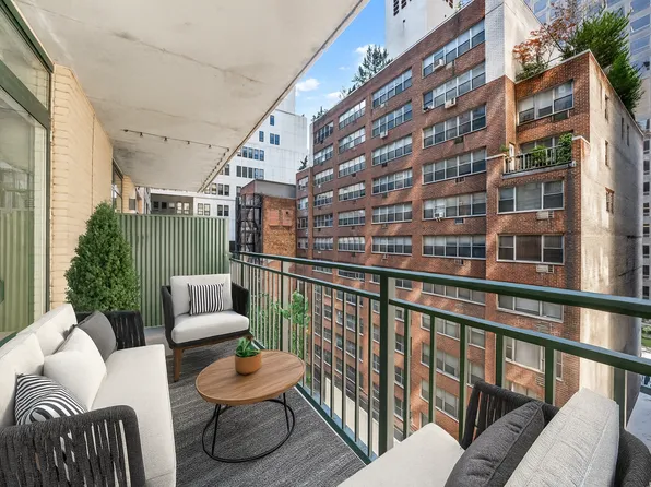 212 East 57th Street image 4 of 9