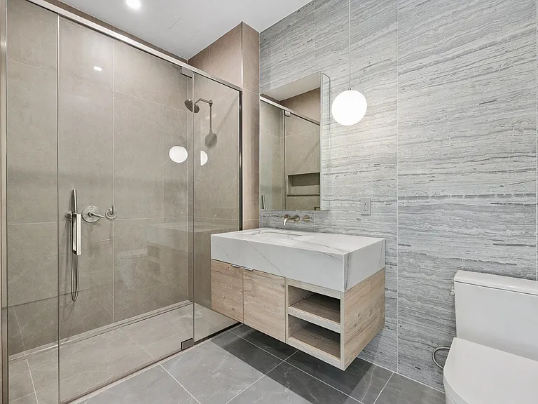 517 W 29th St #2C — Photo 11