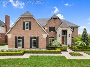 2757 Addison Cir, Rochester Hills, MI 48306
