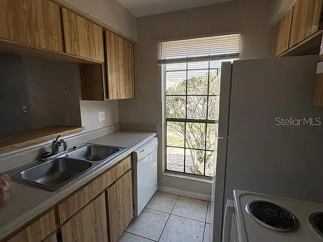 1777 Crystal Grove Dr — Photo 9