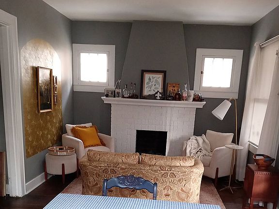 fireplace uses gas