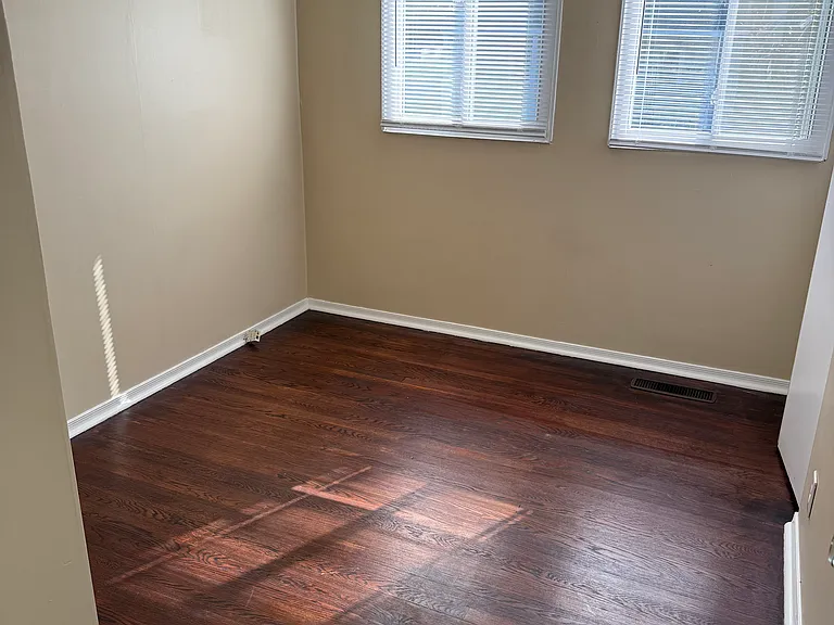 28585 Maplewood St — Photo 9