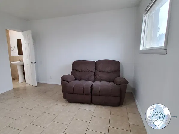 Newly Remodeled Studio and 1 bedroom apartments