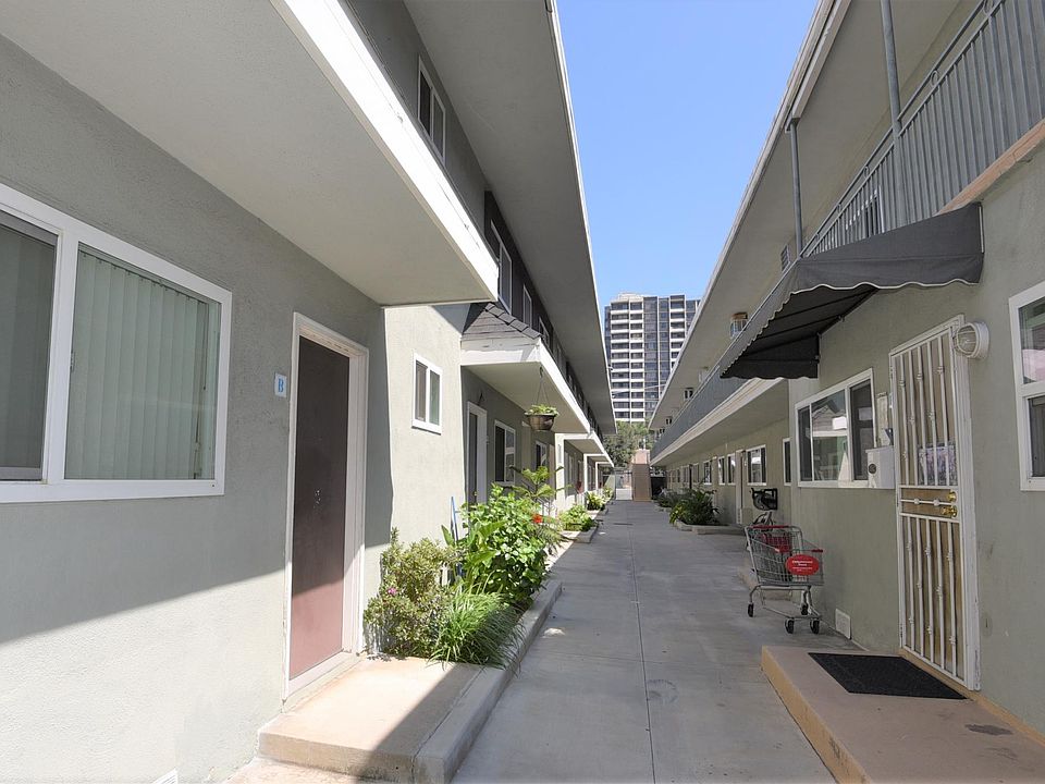 2nd image of 349 W Doran St APT L