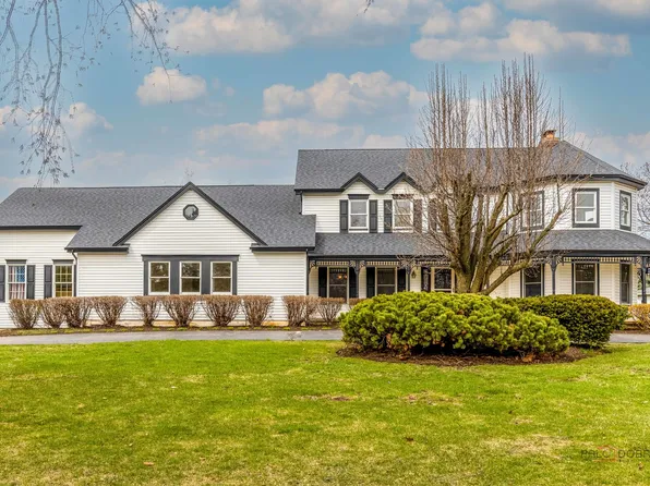 11N256 Williamsburg Dr, Elgin, IL 60124