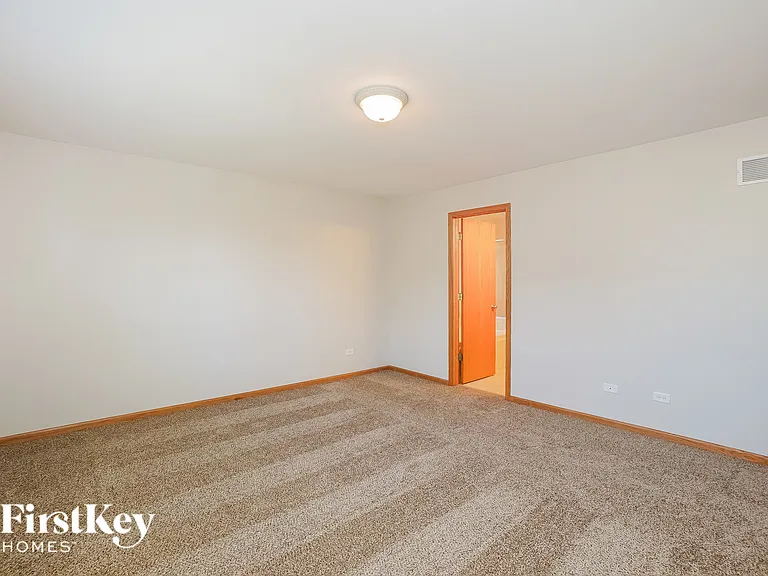 16460 Kingsbrook Dr — Photo 8