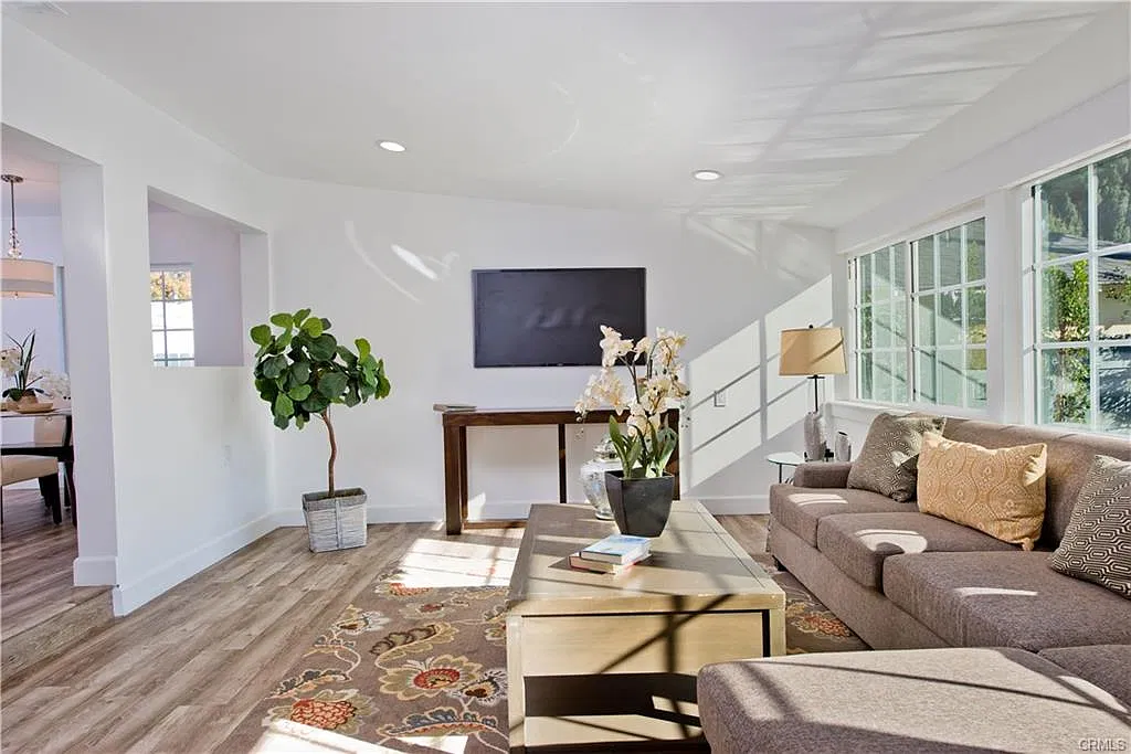 3 bed, 1550 sqft, $5,250 — Photo 3