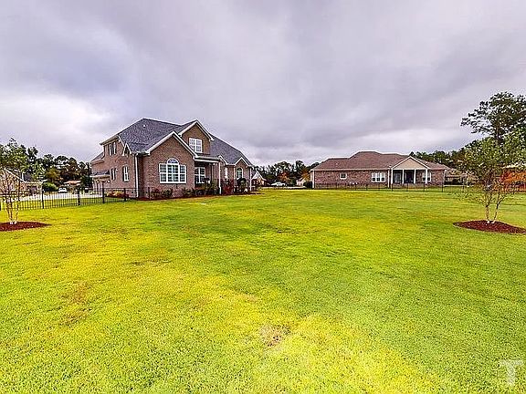 3rd image of 144 Cedar Springs Dr