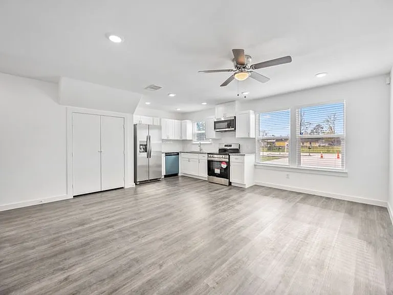 2320 Wavell St #B — Photo 9