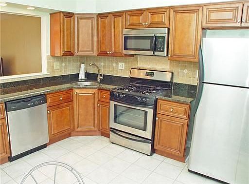 4th image of 24 Canterbury Cir