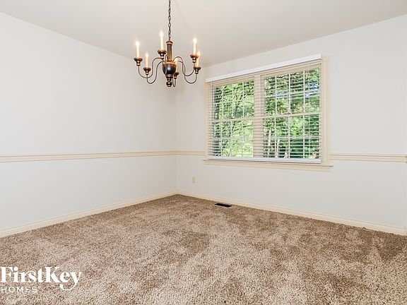 5th image of 5130 Lakeside Dr