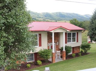 3709 Mountain Rd, Cedar Bluff, VA 24609