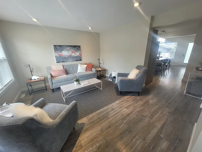 1616 B Alexandra Ave — Photo 1
