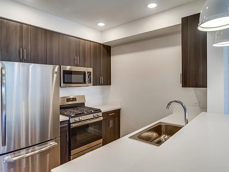 6015 Woodman Ave #206 — Photo 16