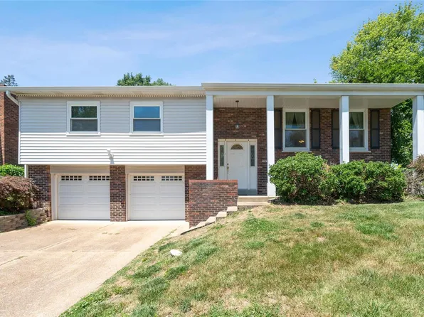 3883 Tahquitz Dr, Saint Louis, MO 63125