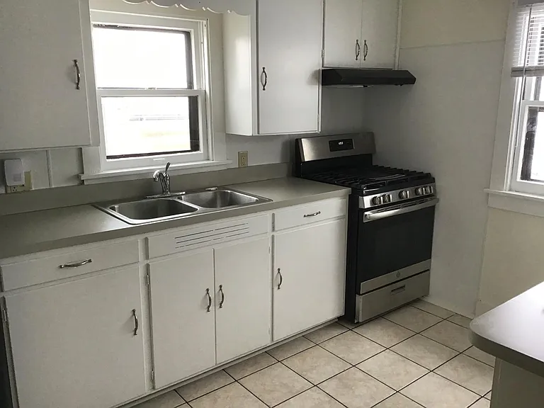315 1/2 S 7th St — Photo 3