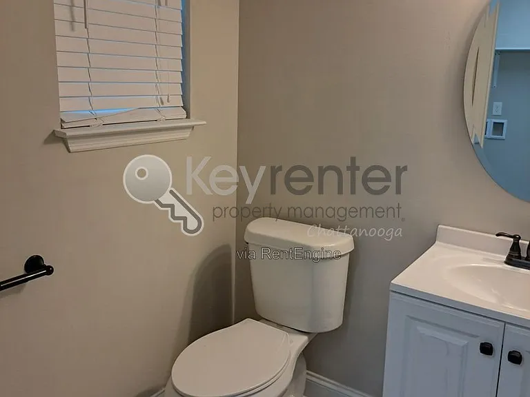 3583 Crompton St — Photo 9