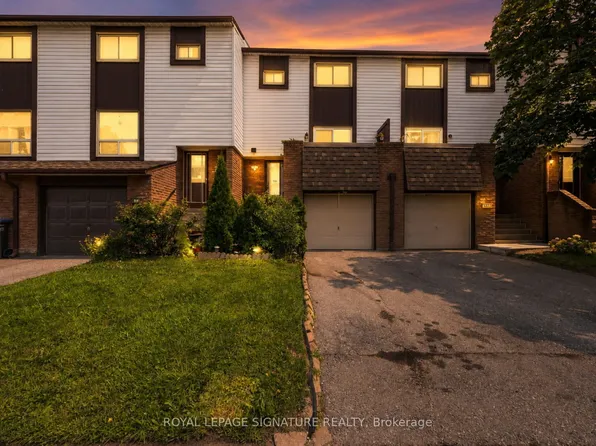 1221 Dundix Rd #132, Mississauga, ON L4Y 3Y9