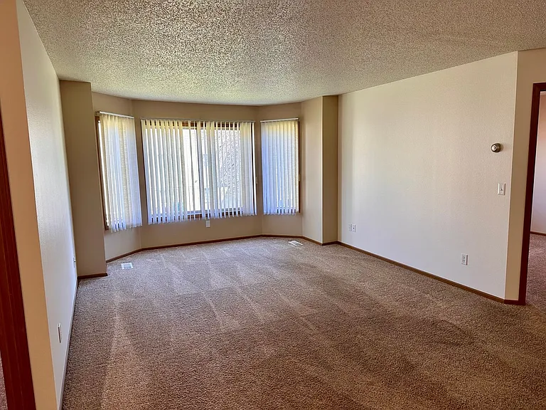 Park Avenue Apartments — Photo 24
