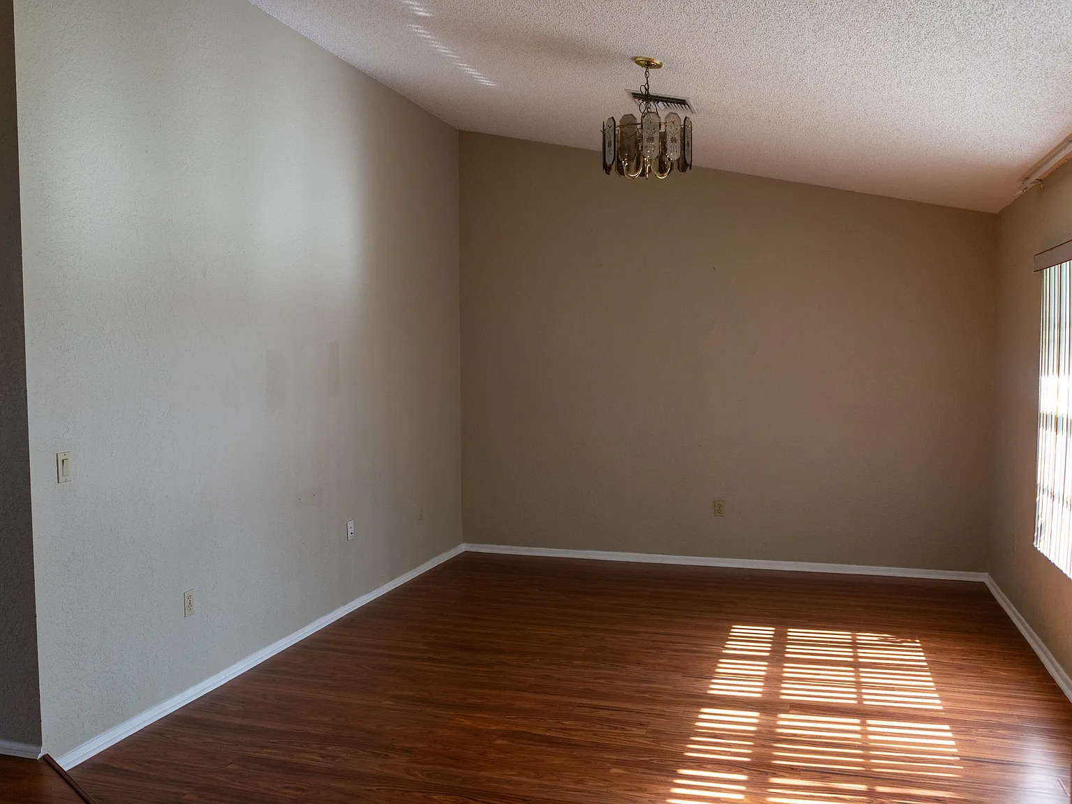 3 bed, 1726 sqft, $1,900 — Photo 3