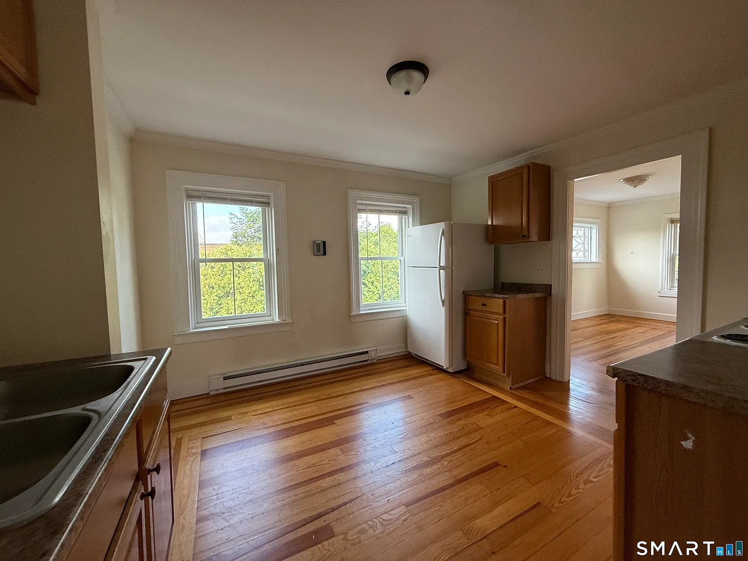 2 bed, 1.0 bath, 900 sqft, $1,600 — Photo 4
