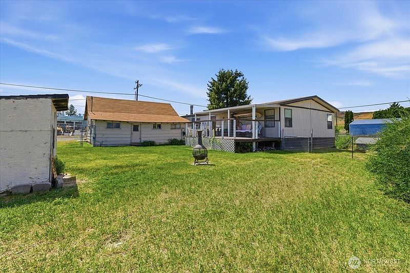 2nd image of 415 Sunny Drive