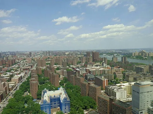 Sold by Sotheby's International Realty | media 7