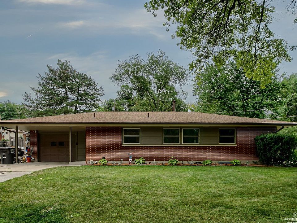 1st image of 1860 Broadmoore Dr