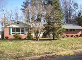 1627 Paragon Dr, Winston Salem, NC 27127