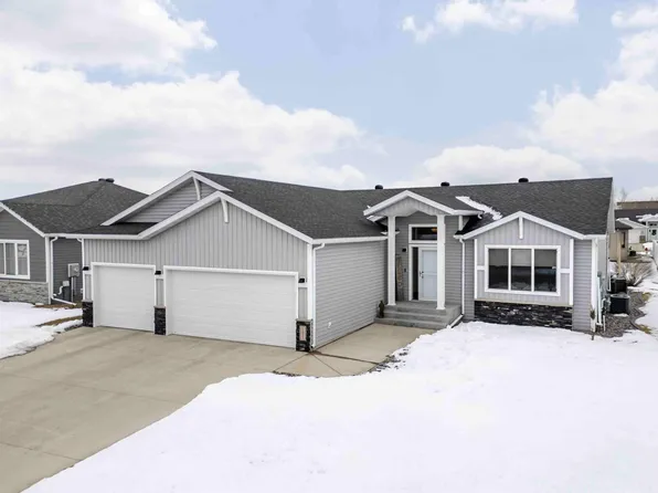 1233 29th Ave W, West Fargo, ND 58078
