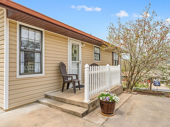 5th image of 25540 Fox Woods Circle