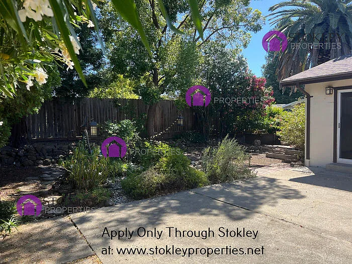 2331 Saint George Dr — Photo 10