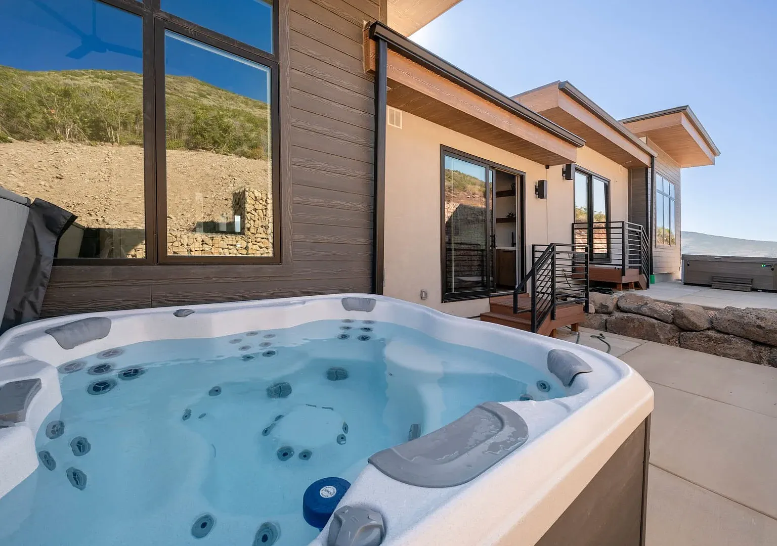 4 bed, 3.5 bath, 2536 sqft, $5,785 — Photo 3