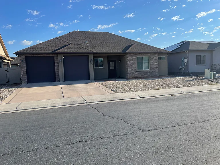 2480 Tiptop Ave — Photo 4