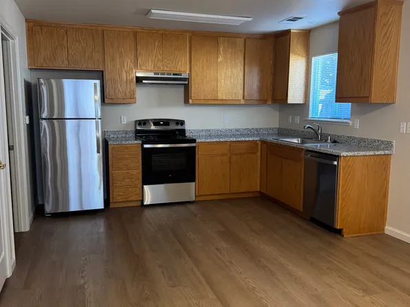 2855 Prospectors Ct #2855, Riverbank, CA 95367