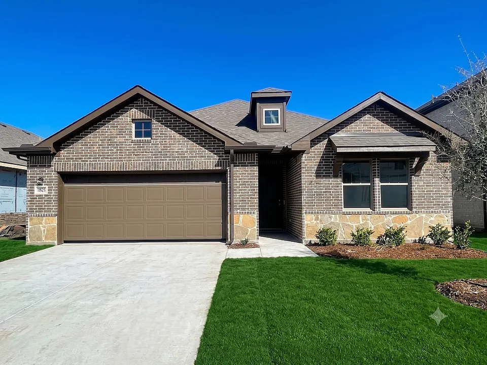 1825 Plymouth Dr