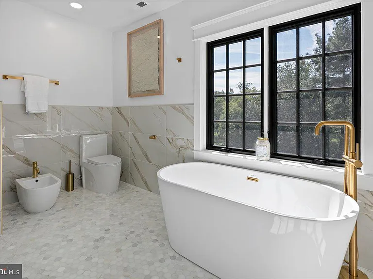 10816 Barn Wood Ln — Photo 32
